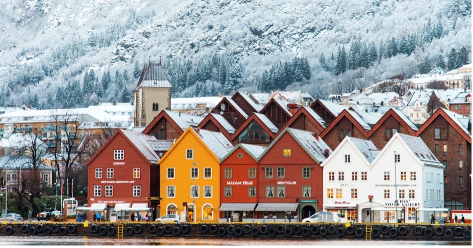 ノルウェーの壮大な絶景フィヨルド