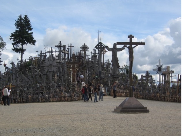 リトアニアのパワースポット「十字架の丘」　– 　バルト三国編　その７