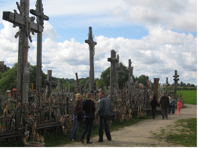 リトアニアのパワースポット「十字架の丘」　– 　バルト三国編　その７