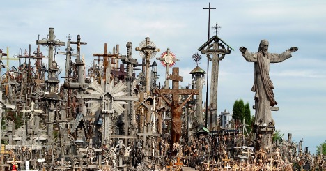 リトアニアのパワースポット「十字架の丘」　– 　バルト三国編　その７