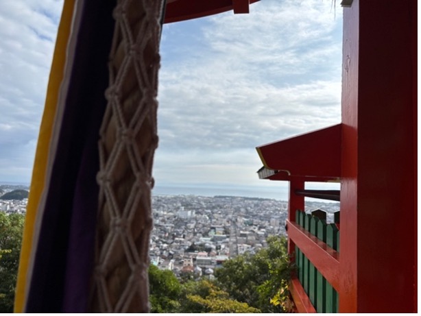 カエルの神様と速玉大社へ